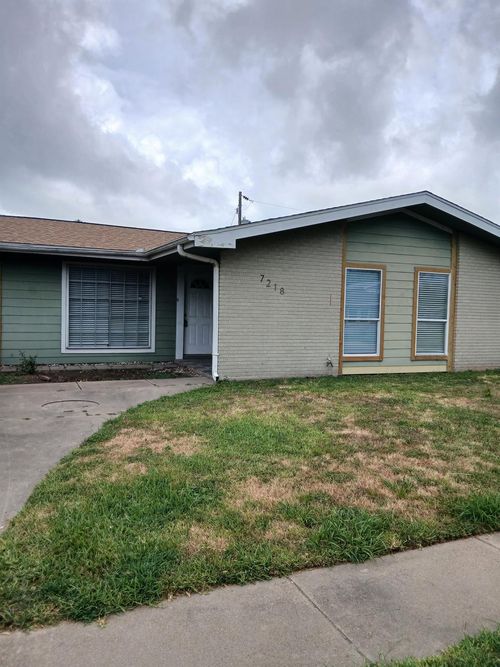7218 Yucca Dr, Galveston, TX, 77551-1728 | Card Image