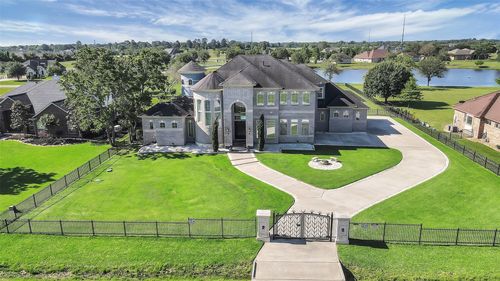19715 Lake Stone Ct, Tomball, TX, 77377-5658 | Card Image