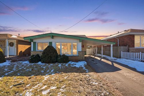 7 Rapallo Dr, Hamilton, ON, L8T3X6 | Card Image