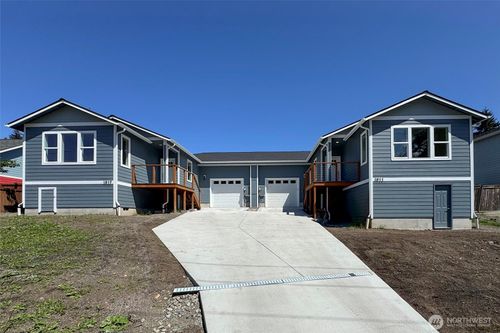1917 W 10th St, Port Angeles, WA, 98363-5001 | Card Image