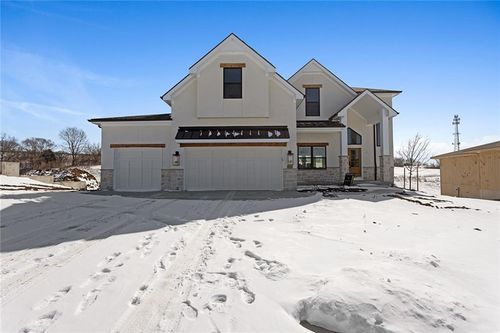 13644 Prairie Creek Pl, Parkville, MO, 64152-2799 | Card Image