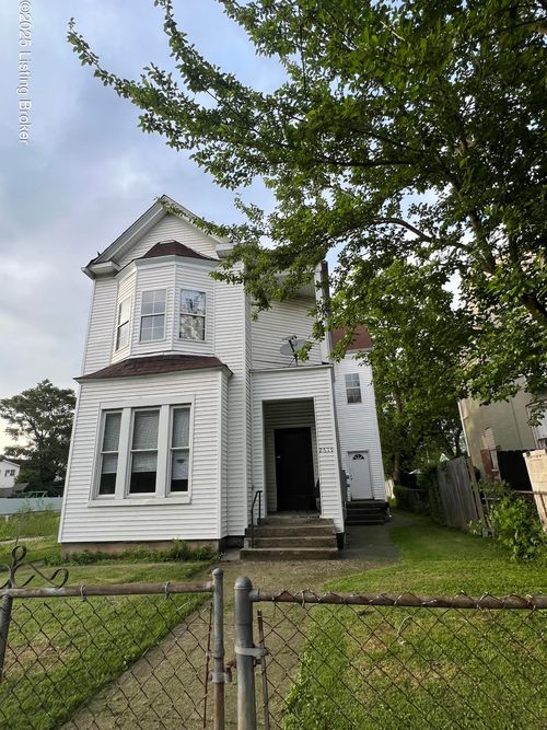 2619 W Main St, Louisville, KY, 40212-1832 | Card Image