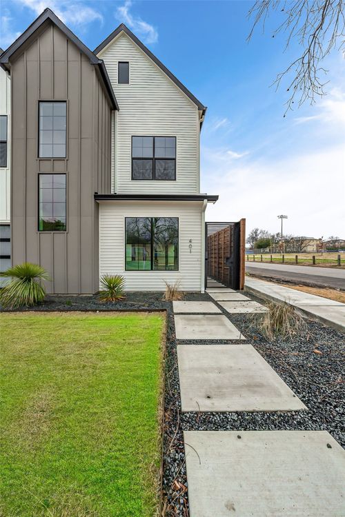 401 Martinique Ave, Dallas, TX, 75223-1433 | Card Image