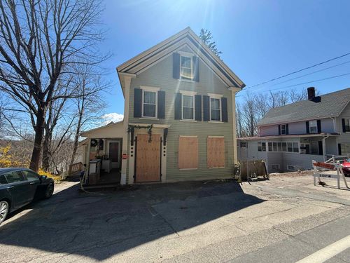 18 W High St, Somersworth, NH, 03878-2301 | Card Image