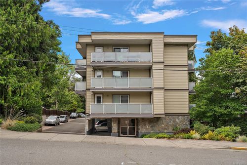 403-3230 Glasgow Ave, Saanich, BC, V8X1M2 | Card Image