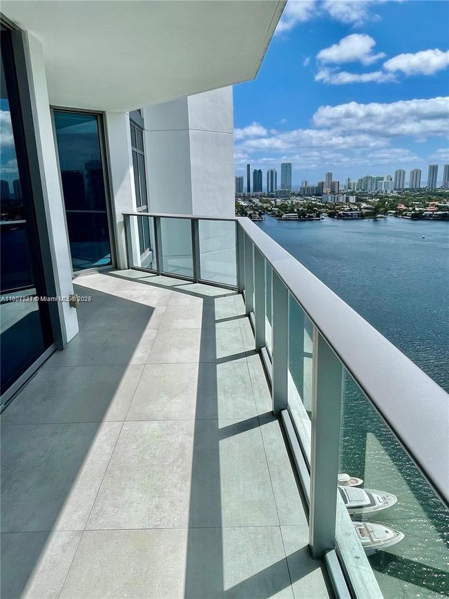 APT-2305 - 17301 Biscayne Blvd, Condo with 2 bedrooms, 3 bathrooms and null parking in Aventura FL | Image 6