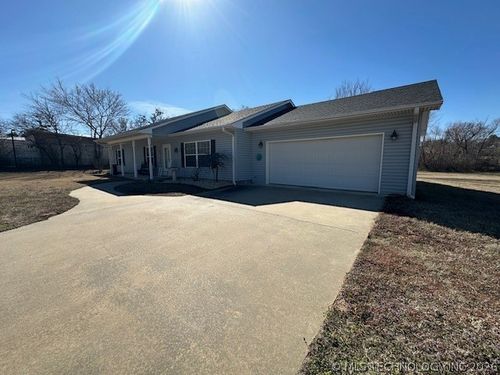 625 Eastern Hills Rd, Holdenville, OK, 74848-4413 | Card Image