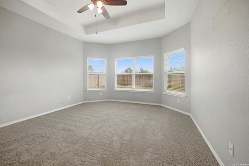 425 Hunters Rnch E, San Antonio, TX, 78253-2215 | Card Image