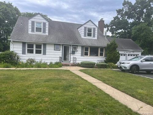 508 Secatogue Ave, Farmingdale, NY, 11735-4311 | Card Image