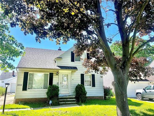 28956 Weber Ave, Wickliffe, OH, 44092-2343 | Card Image
