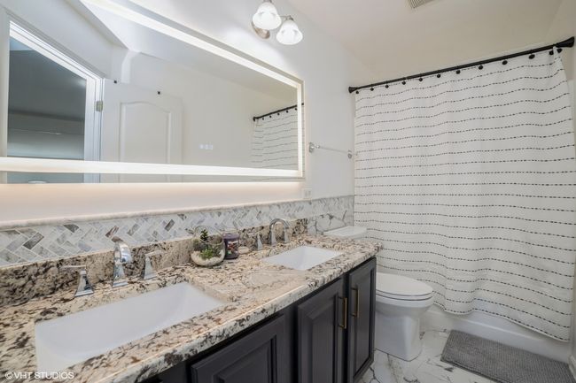 885 Tipperary St, House other with 4 bedrooms, 4 bathrooms and 3 parking in Gilberts IL | Image 28