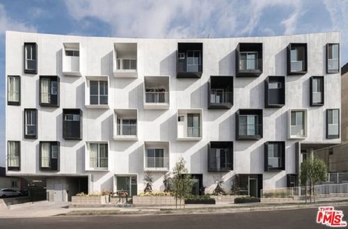 p501-1040 S Maripoa Avenue, Los Angeles, CA, 90006 | Card Image