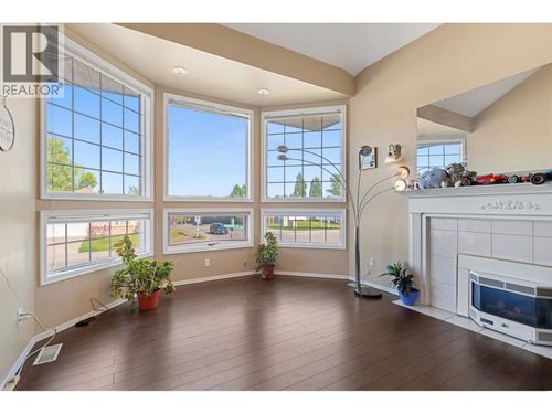 7491 Southridge Ave, Prince George, BC, V2N4Y5 | Card Image