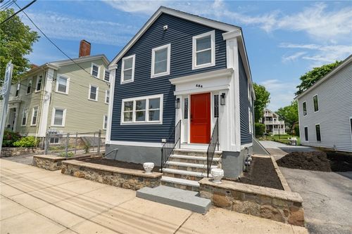 484 Thames St, Bristol, RI, 02809-1933 | Card Image