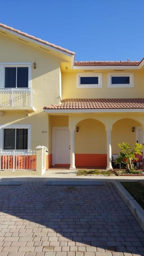 7477 Nw 181st St, Hialeah, FL, 33015-8450 | Card Image