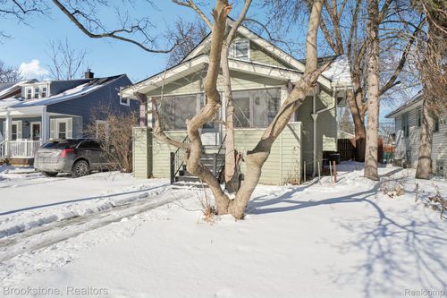 214 W 12 Mile Rd, Royal Oak, MI, 48073-4109 | Card Image