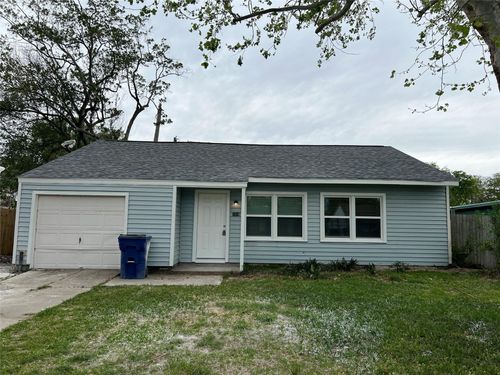 1418 2nd Ave N, Texas City, TX, 77590-7318 | Card Image