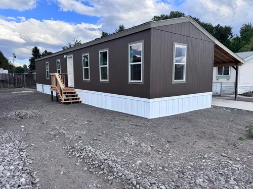 9-4647 Winter Ave, Klamath Falls, OR, 97603-2406 | Card Image