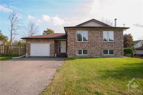 6 Silver Fox Cres, Winchester, ON, K0C2K0 | Card Image