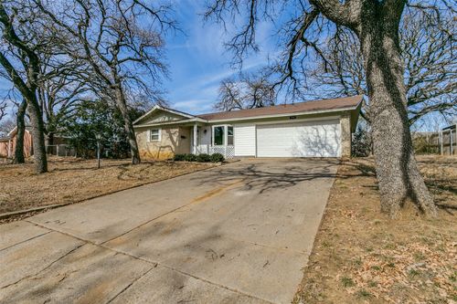 719 Koen Ln, Euless, TX, 76040-4744 | Card Image