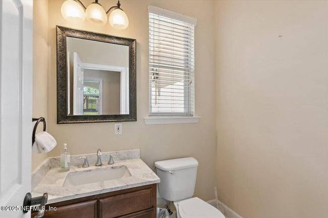 1/2 bath | Image 28