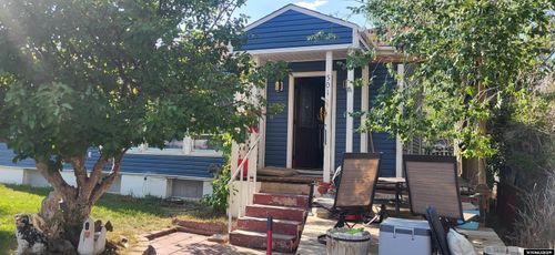 501 Walnut St, Rawlins, WY, 82301-5829 | Card Image