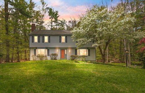 18 Winterberry Dr, Amherst, NH, 03031-1605 | Card Image