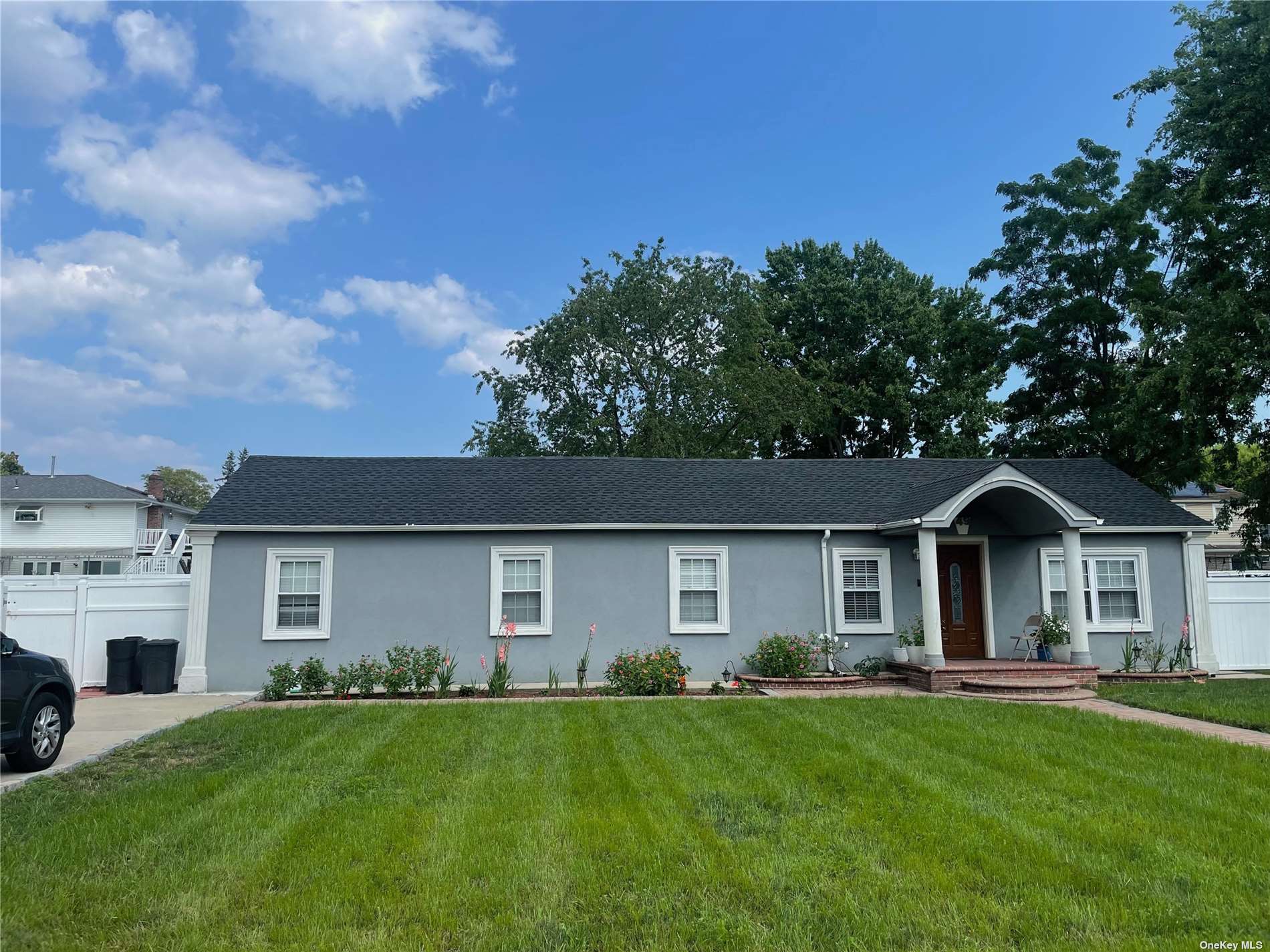 Crown St, Deer Park, NY 11729