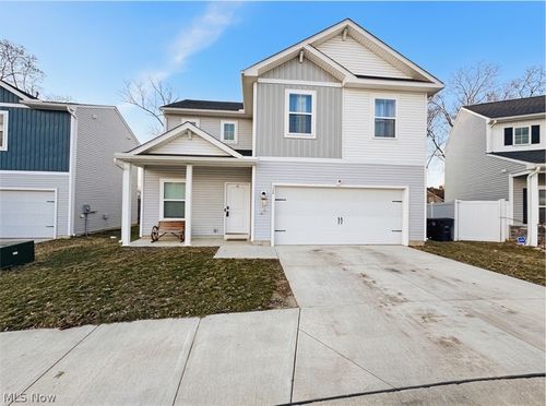 524 Auld Farm Cir, Akron, OH, 44320-3011 | Card Image