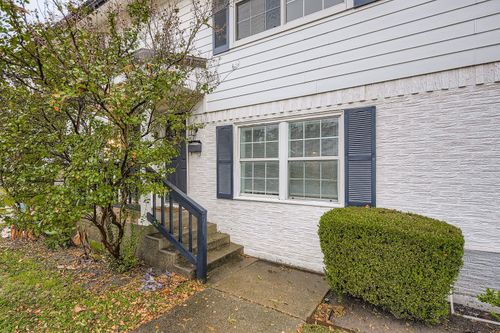 214 Austin St, Grapevine, TX, 76051-3600 | Card Image