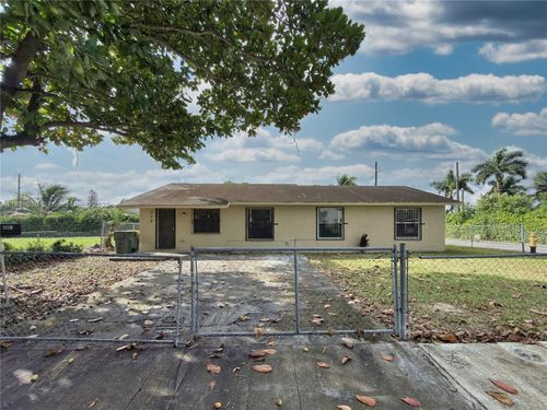 318 Sw 5th St, Homestead, FL, 33030-7132 | Card Image