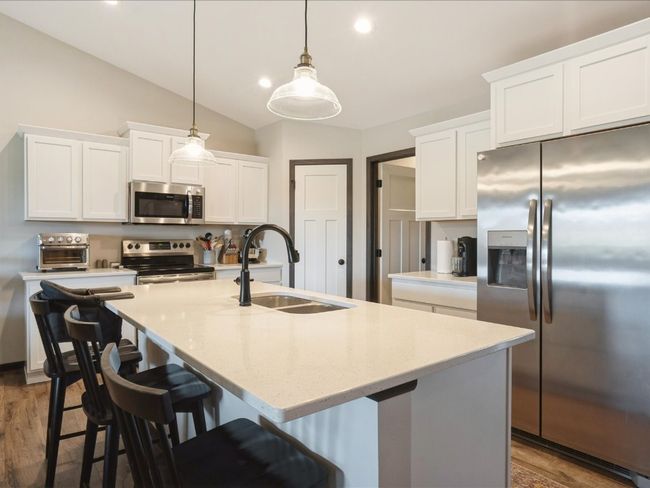 420 Dawson Dr, Condo with 4 bedrooms, 3 bathrooms and null parking in West Branch IA | Image 4