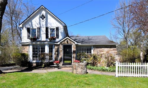 35755 Miles Rd, Moreland Hills, OH, 44022-2352 | Card Image