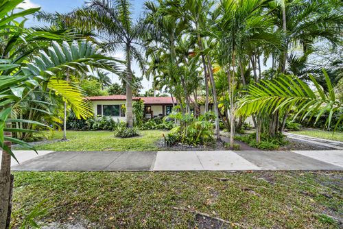320 San Sebastian Ave, Coral Gables, FL, 33134-6718 | Card Image