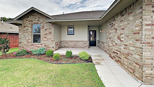 4617 Wagner Lake Drive, Yukon, OK, 73099 | Card Image