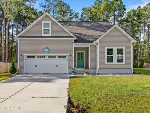204 Peters Ln, Jacksonville, NC, 28540-3230 | Card Image