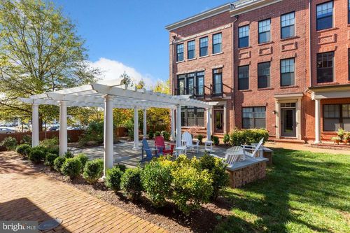 426 Ironsides Sq Se, LEESBURG, VA, 20175-3762 | Card Image