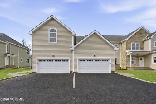 16 Remington Ct, Farmingdale, NJ, 07727-3889 | Card Image