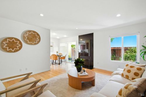 433 Enterprise Dr, Rohnert Park, CA, 94928-2402 | Card Image