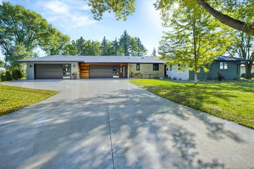 1002 3rd St S, Wahpeton, ND, 58075-4913 | Card Image