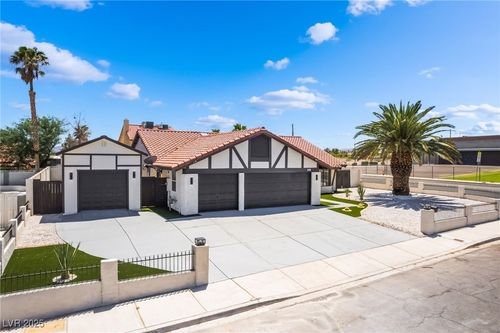 7492 Puritan Ave, Las Vegas, NV, 89123-1255 | Card Image