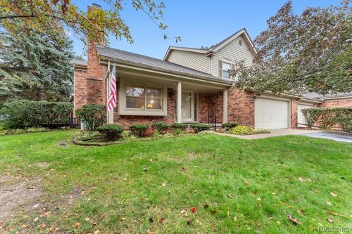 2449 Cornell St, Dearborn, MI, 48124-2568 | Card Image