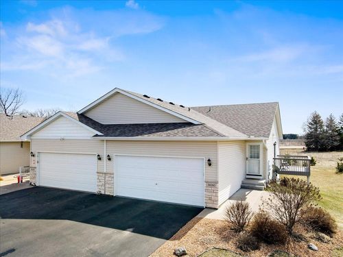38260 Explorer Cir, North Branch, MN, 55056-6113 | Card Image