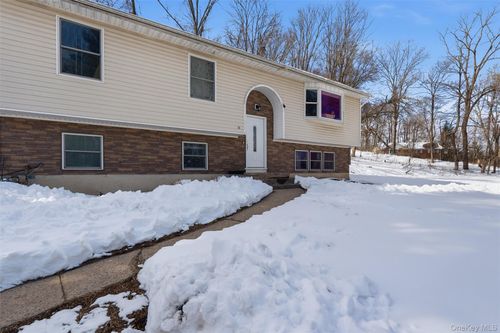 153 S Pascack Rd, Nanuet, NY, 10954-5976 | Card Image