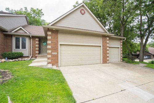 2390 Nw 150th St, Clive, IA, 50325-4510 | Card Image