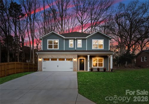 5549 Manning Rd, Charlotte, NC, 28269-3036 | Card Image