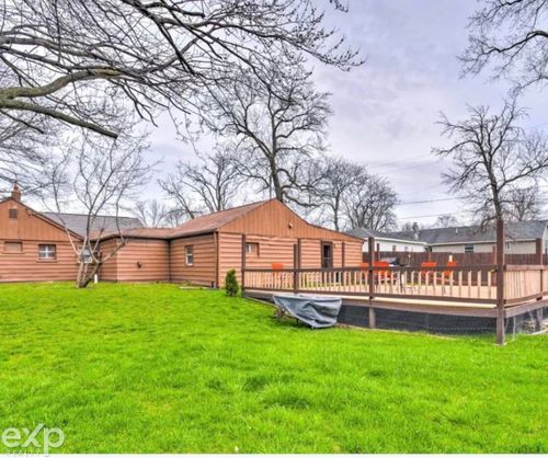 704 Bay Rd, Bay City, MI, 48706-1920 | Card Image