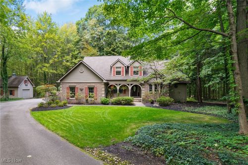 11510 Robin Wood Ln, Chagrin Falls, OH, 44023-9307 | Card Image