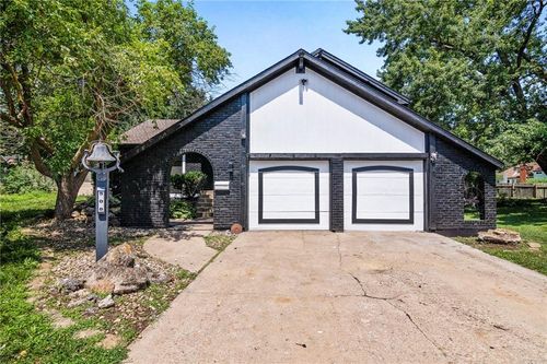 508 Dover Ct, Belton, MO, 64012-2860 | Card Image