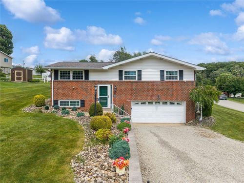 511 Newport Dr, Greensburg, PA, 15601-6010 | Card Image